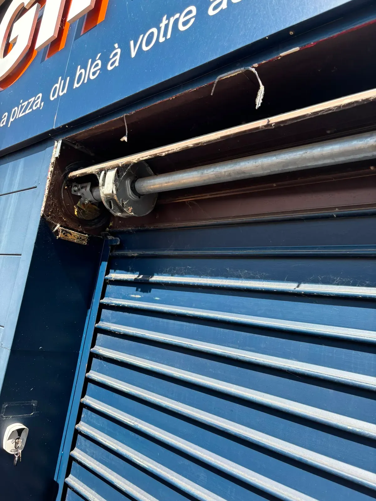 Réparation de rideau métallique à Champigny-sur-Marne